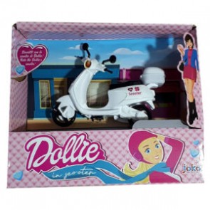 Dollie in scooter